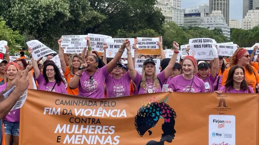 Ato pelo fim da violência contra mulheres