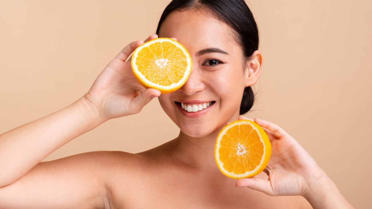 Queridinha do skincare, Vitamina C tem muitas versões; descubra qual a melhor (e como fazer ela durar!)
