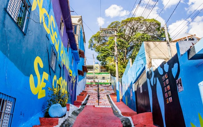 Bloco do Beco inaugura escadão que eterniza o Maracatu como tecnologia social no Jardim Ibirapuera