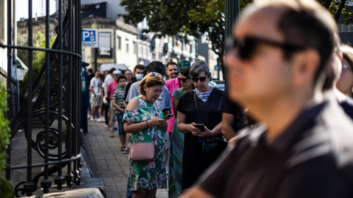 Fila para ver coração de Dom Pedro I