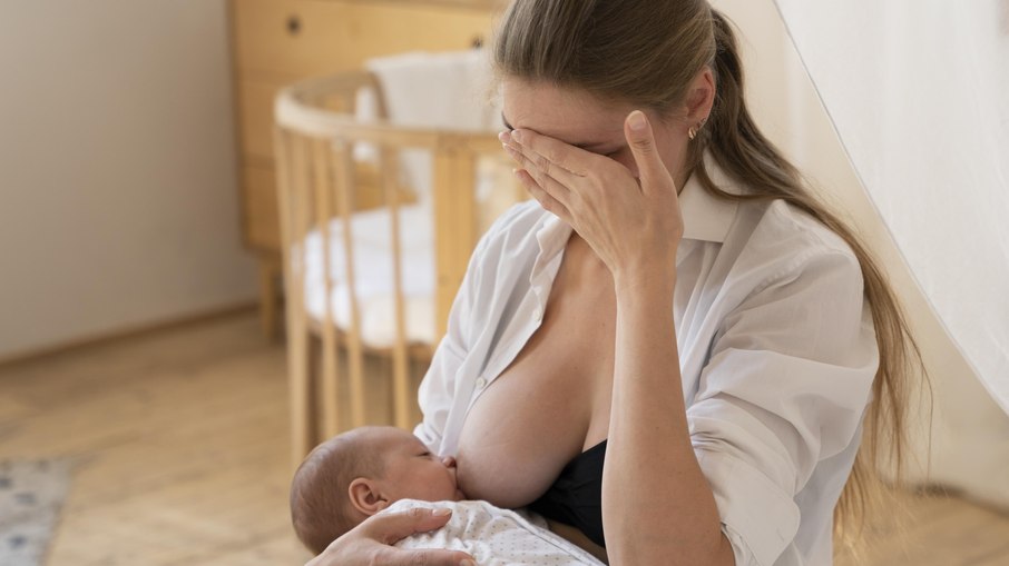 Mães precisam de rede de apoio para manter amamentação