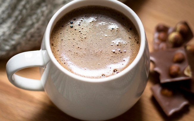 Receita de chocolate quente com suco de laranja