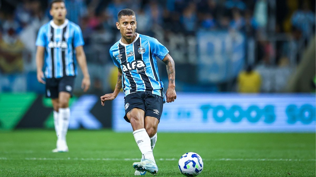 Grêmio faz valer fator casa e derrota São Paulo no Brasileirão Grêmio faz valer fator casa e derrota São Paulo no Brasileirão