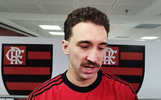 Léo Ortiz salienta importância da torcida do Flamengo em classificação contra o Cruzeiro