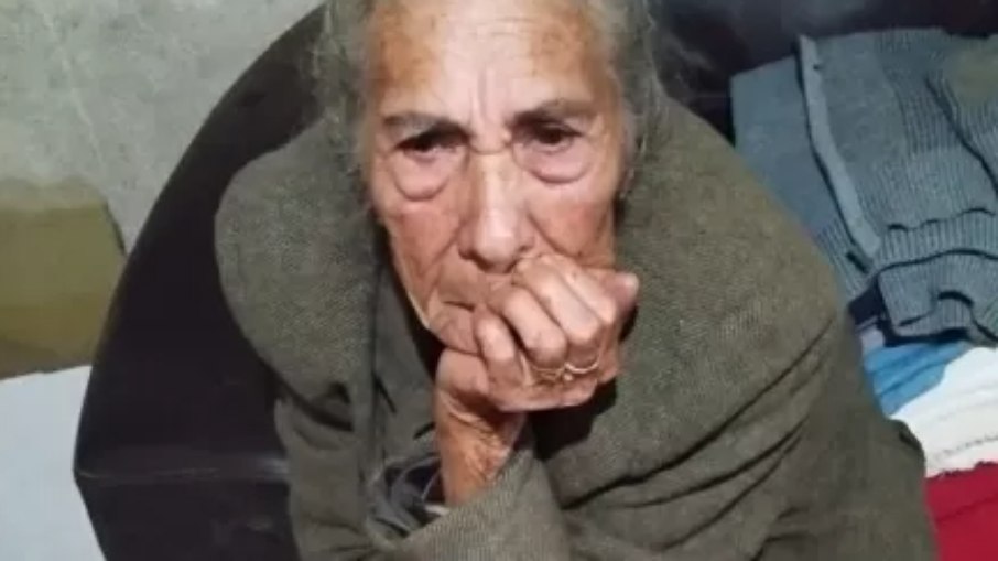 Idosa de 90 anos hoje mora sozinha