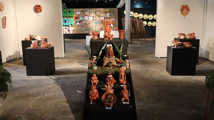 Mostra reúne obras dos Ceramistas de Vinhedo