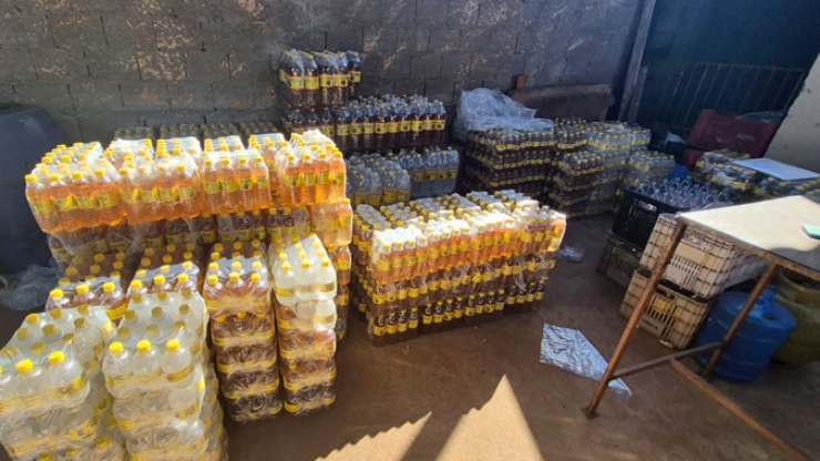 Fábrica clandestina tem 3,6 mil litros de cachaça apreendidos
