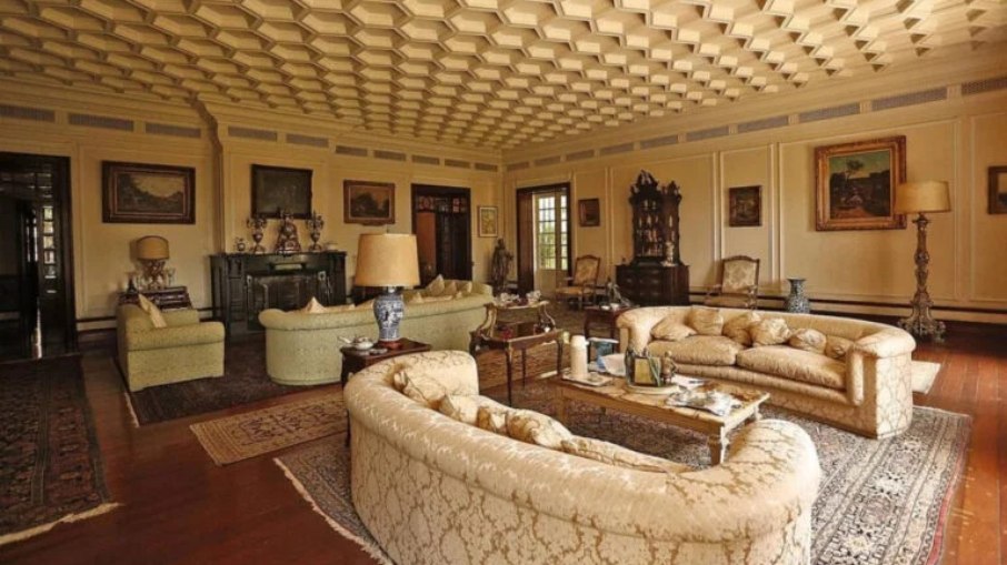 Uma das salas da casa mais cara do Brasil