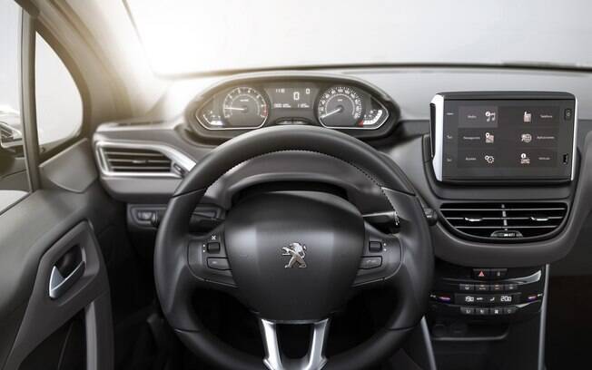 Peugeot 2008 ganha nova versão Skywalker na linha 2021