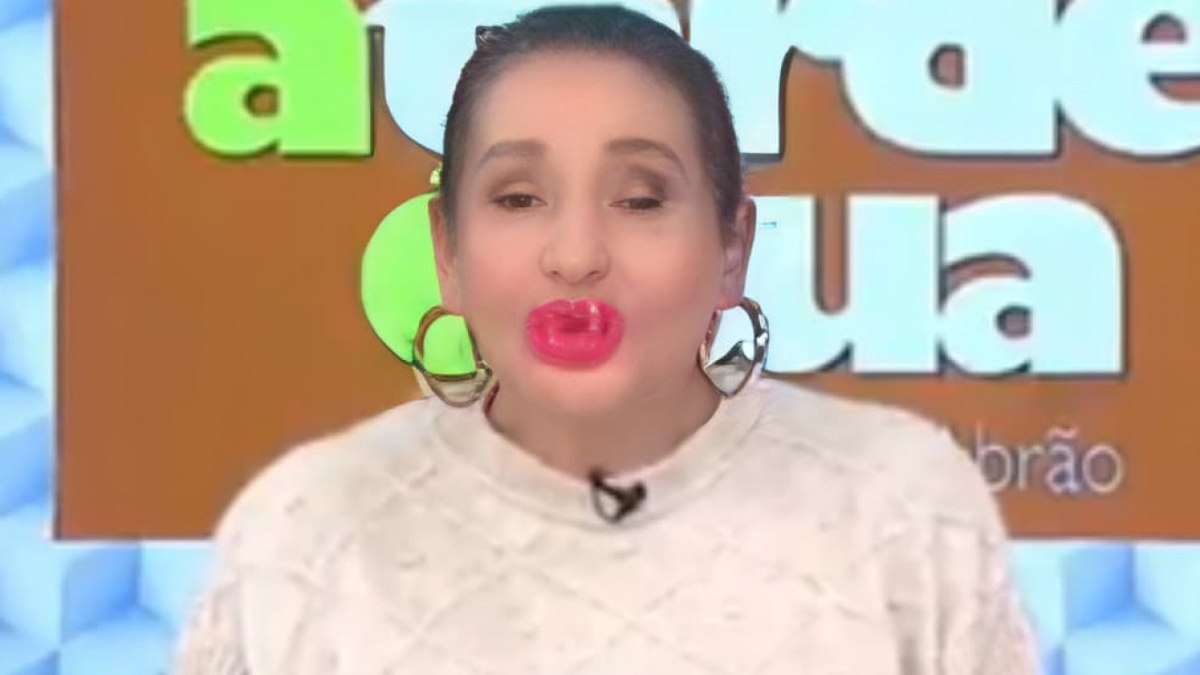 Sonia Abrão surpreende ao chupar chupeta ao vivo no “A Tarde é Sua”