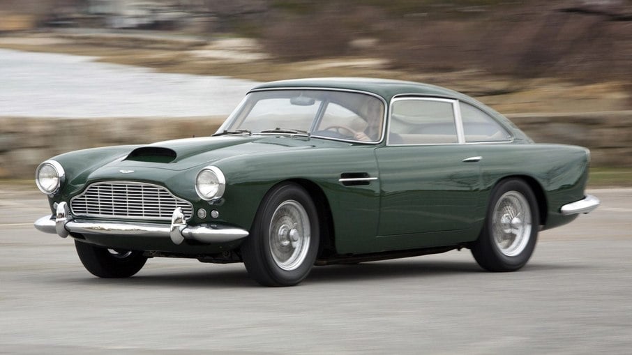 Aston Martin DB4 1958 é um cupê esportivo com linhas arrojadas para o final dos anos 50