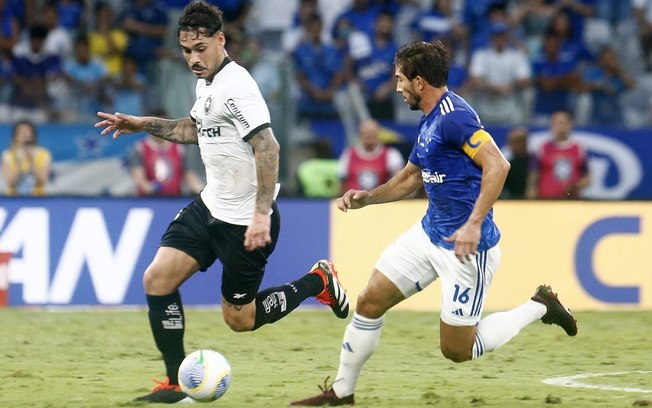 Análise: Derrota para o Cruzeiro escancara fragilidade defensiva do Botafogo