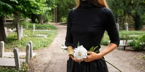 Pode usar colar? As regras de vestimenta do funeral do Papa