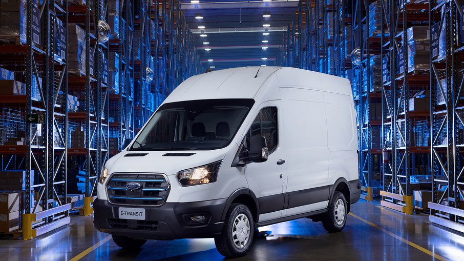 Ford E-Transit Furgão conta com várias opções de capacidade de carga