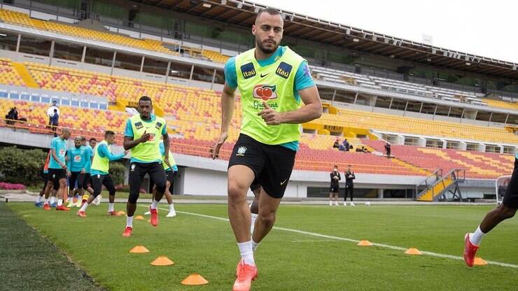 Corinthians aguarda resposta de Diego Costa e monitora Arthur Cabral
