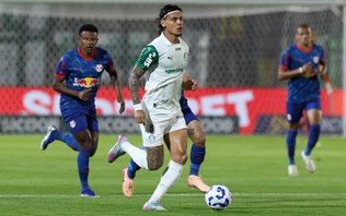 Palmeiras vence Bragantino de virada em confronto pela liderança