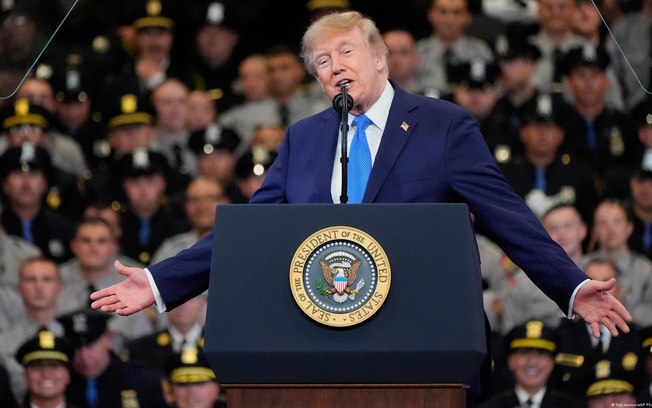 Declaração de Trump em comício levantou dúvidas entre observadores quanto à seriedade