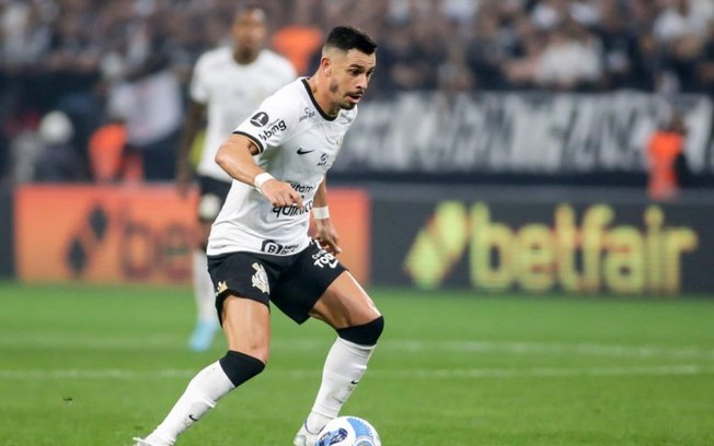 Giuliano enaltece trajetória do Corinthians mesmo após derrota para o Flamengo