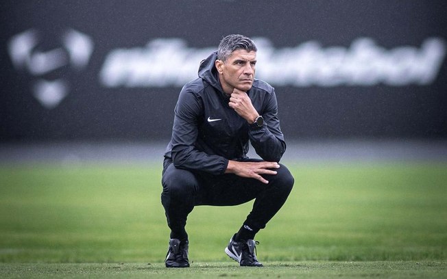 Pedro Emanuel falou sobre a goleada sofrida pelo Vasco Pedro Emanuel falou sobre a goleada sofrida pelo Vasco