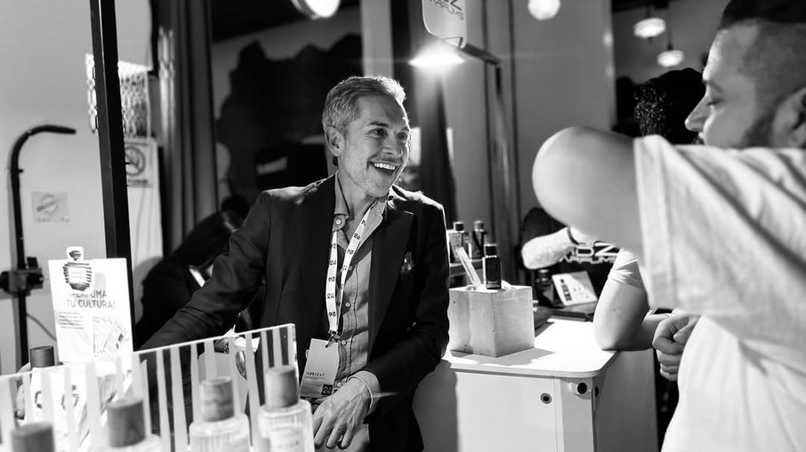 Pedro Simões Dias criou a Comporta Perfumes em 2017 e pretende trazer a marca para o Brasil Pedro Simões Dias criou a Comporta Perfumes em 2017 e pretende trazer a marca para o Brasil