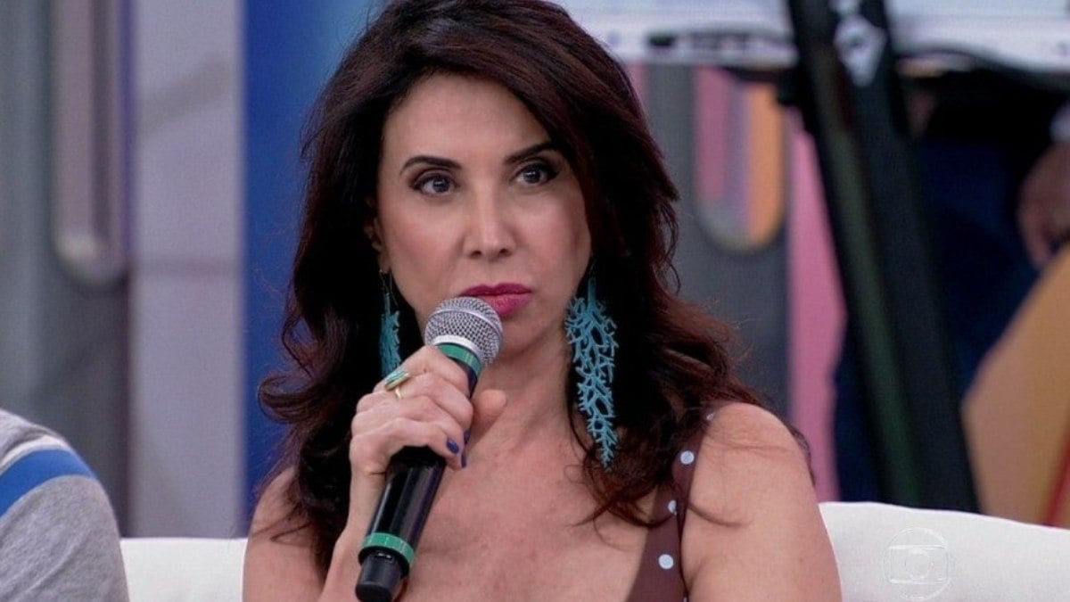 Atriz Claudia Alencar está sedada após cirurgia