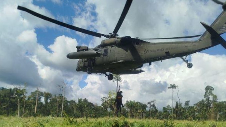 FAB intercepta avião com 200kg de drogas no Pará FAB intercepta avião com 200kg de drogas no Pará