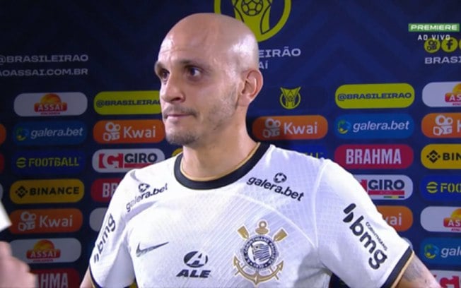 Fábio Santos celebra seus gols na virada do Corinthians: 'Foi uma noite mágica'