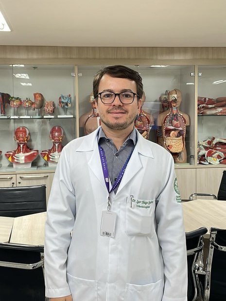 médico