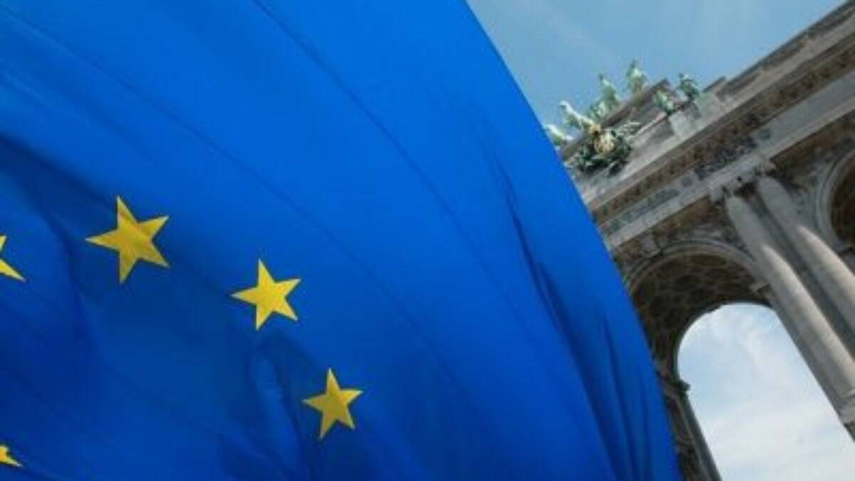 Europa fecha abril no azul: o PIB recua e a inflação sobe 7,5%