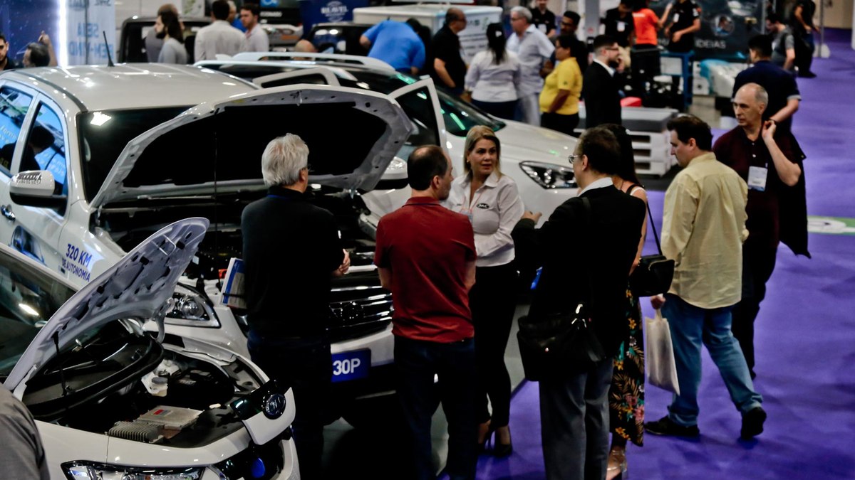 Mercado
automotivo brasileiro acelera: vendas disparam no terceiro trimestre