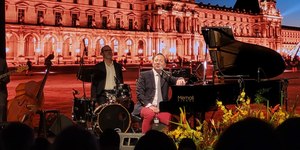 MPB ganha sotaque francês em show de Aymeric em São Paulo