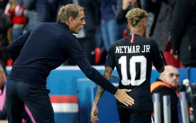 Neymar com o técnico Thomas Tuchel Neymar com o técnico Thomas Tuchel