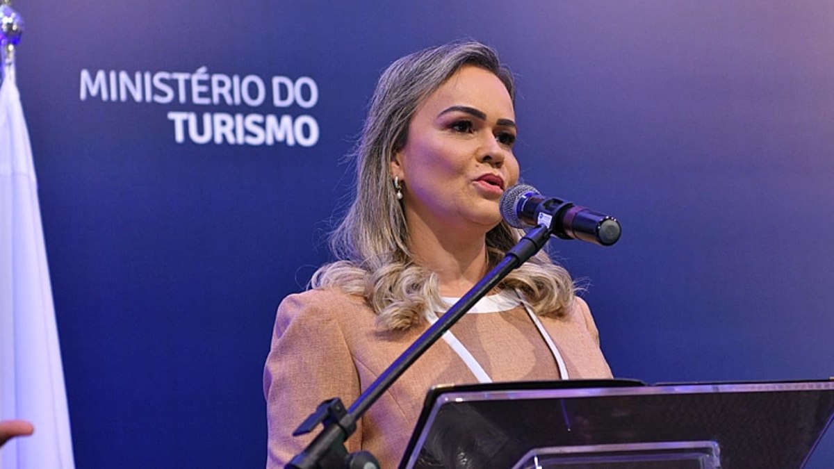 Daniela Carneiro ainda é ministra do Turismo