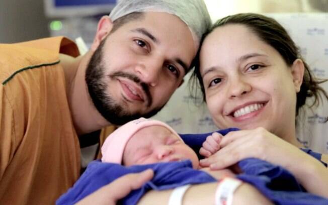 Daniele contratou uma equipe de filmagem para acompanhar o parto também, além do serviço do hospital