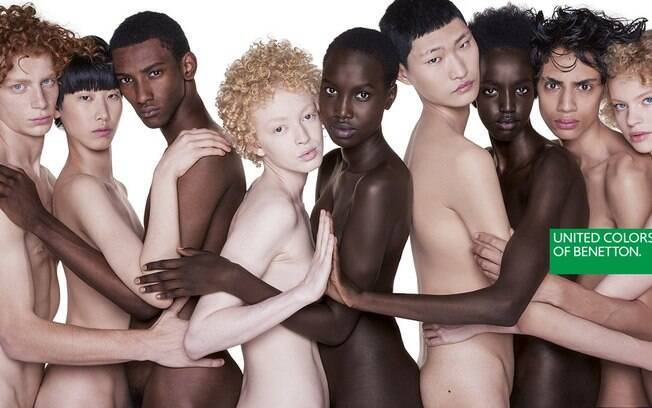 Nove modelos nus de diversas cores e etnias posam para a imagem conceito da campanha de outono da grife Benetton