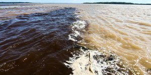 Lancha afunda no Amazonas e deixa 2 mortos e 7 desaparecidos