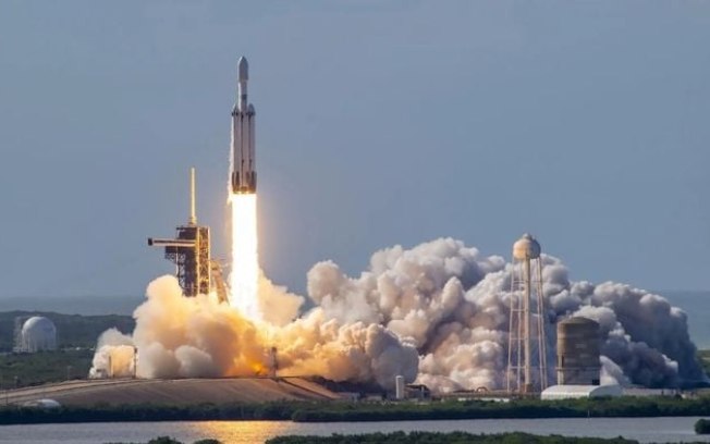 NASA e SpaceX lançam satélite meteorológico para monitorar furacões NASA e SpaceX lançam satélite meteorológico para monitorar furacões