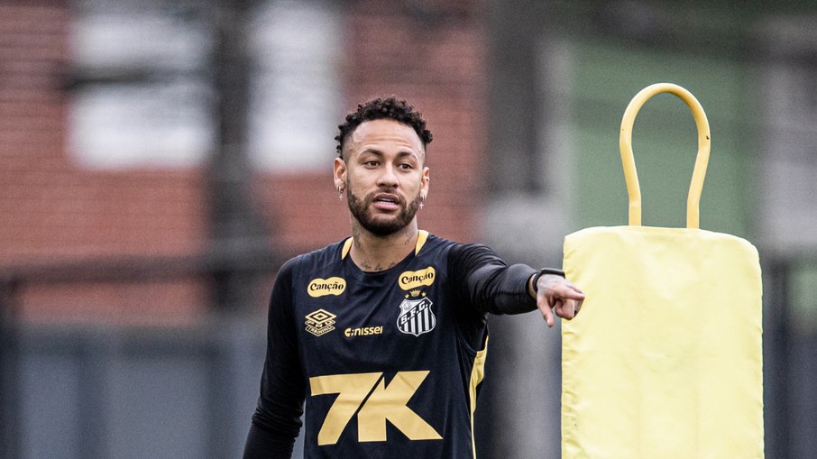Neymar em treino do Santos no CT Rei Pelé