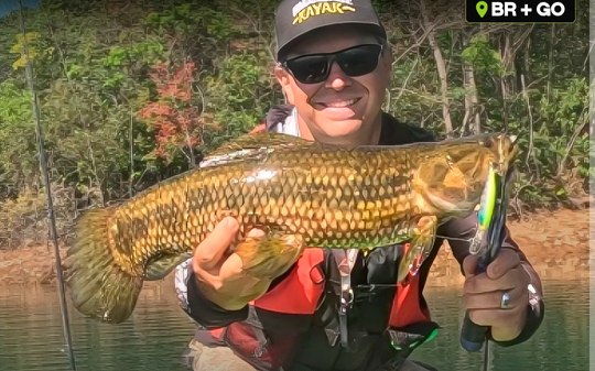 Pescador bate recorde brasileiro com trairão gigante 