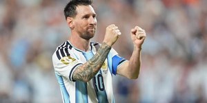 Messi se rende a Ronaldo após recorde: "Dos maiores que vi jogar"
