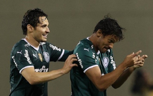 Veiga ou Scarpa? Abel Ferreira cita diferenças e prefere Palmeiras com os dois juntos