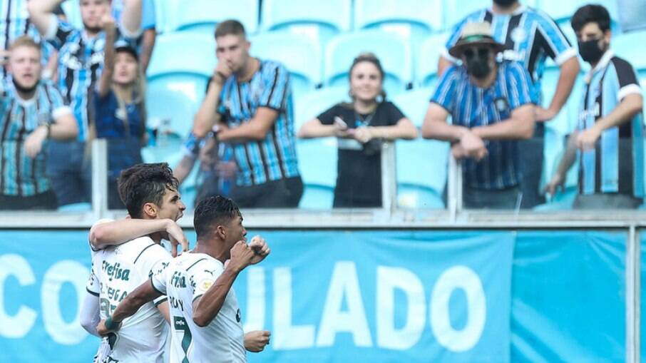 Grêmio perde em casa para o Palmeiras e se complica no Brasileirão
