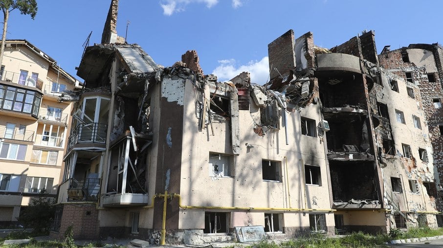 Destruição na Ucrânia após bombardeios