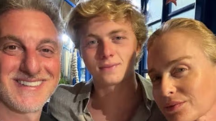 Luciano Huck comemora aprovação de filho em faculdade particular