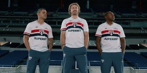 New Balance divulga nova camisa do São Paulo; veja fotos