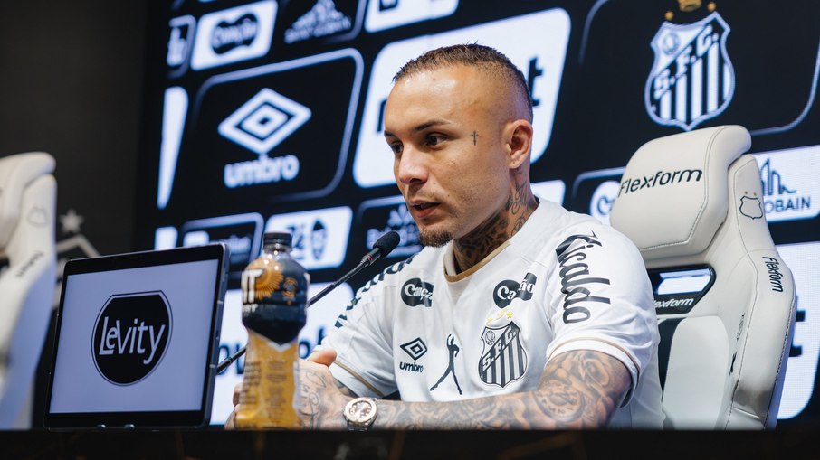 Atacante revela mágoa com Flamengo e felicidade ao lado de Neymar