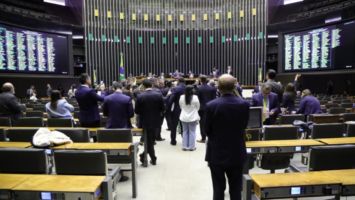 A Câmara dos Deputados propôs hoje, 4, a regularização da reforma tributária