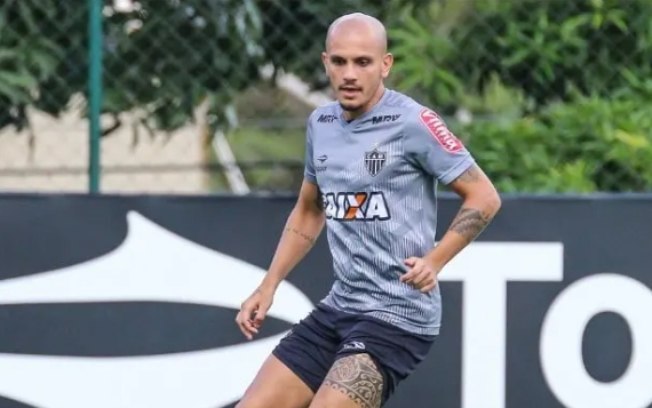 Fábio Santos detona Sampaoli no Atlético-MG: ‘Insuportável’ Fábio Santos detona Sampaoli no Atlético-MG: ‘Insuportável’