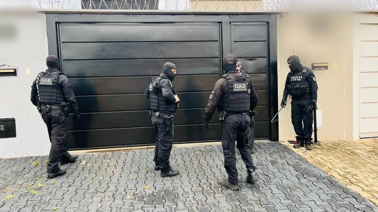 Polícia prende 3 por fraude de benefício a afetados por Césio-137