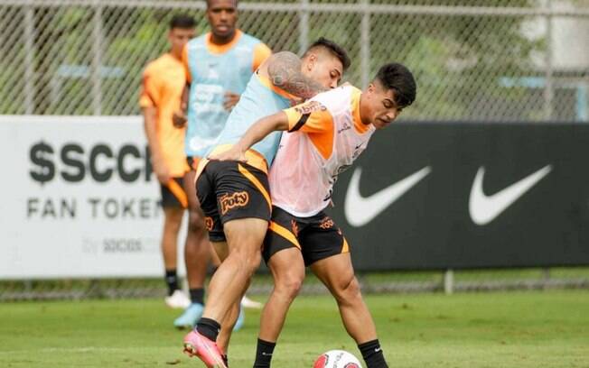Contra o Novorizontino, Vítor Pereira deve promover estreias e mudanças na equipe titular do Corinthians